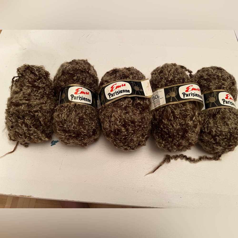Emu Parisienne Brown-Beige Bouclée yarn